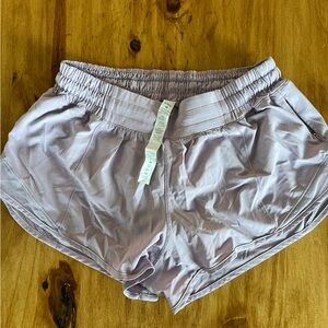 Women’s Lululemon Hotty Hot High-Rise 2.5” shorts